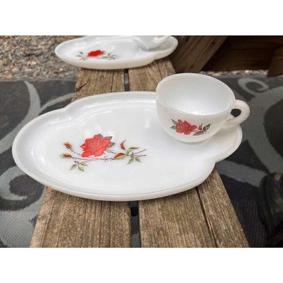 Vintage cup and plate white milk glass red rose - Picture 2 of 15